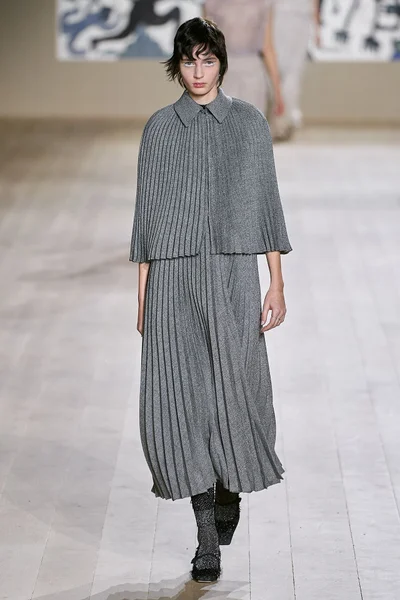 Look 32